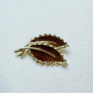 Sarah Coventry - Gold & Wood Leaf Brooch